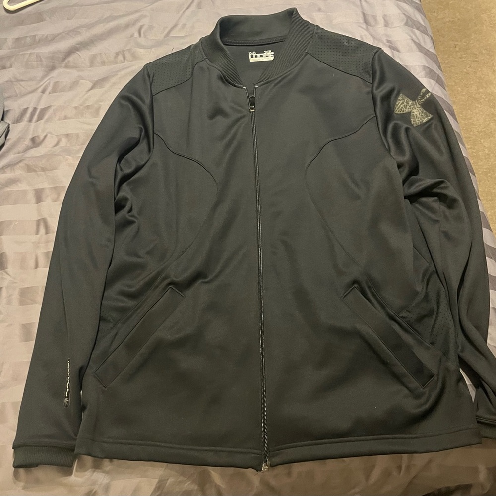 Men’s XL Under Armour Loose all season gear Jacket